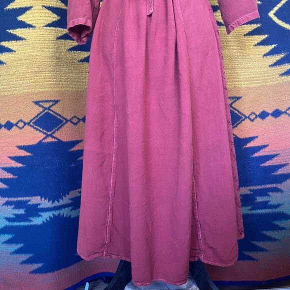 Vintage Just Cruising Rayon Floral Embroidered Midi Dress. 3/4 Sleeves. One Size - Picture 6 of 16